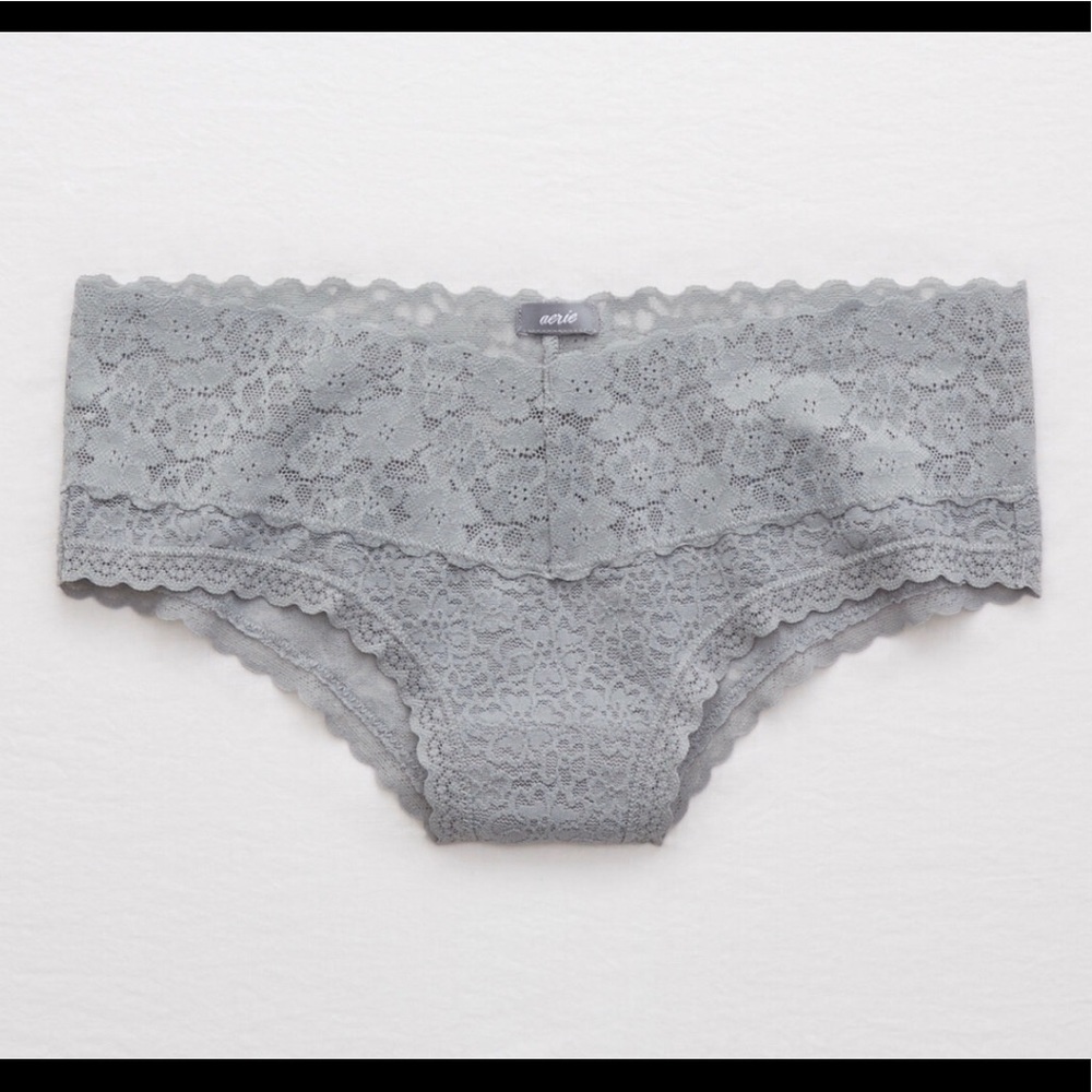 ✨ New! aerie white lace thong panty! ✨